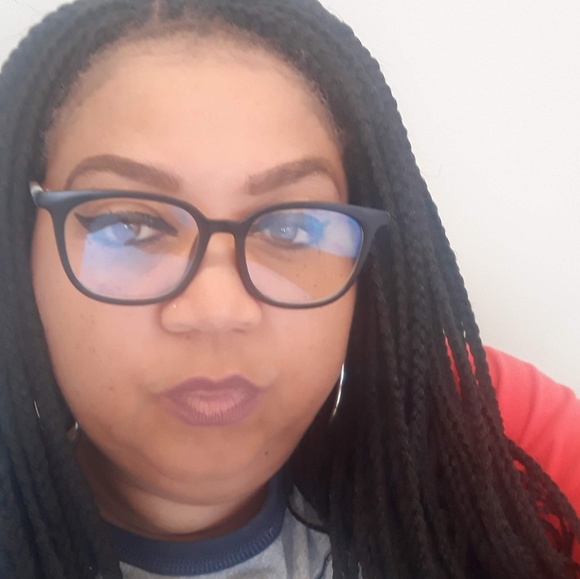 Meet your Posher, Jeanette - Picture 1 of 1